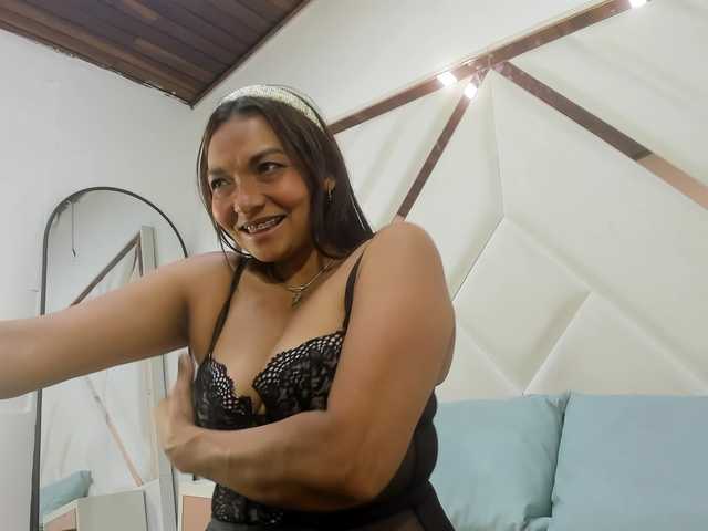 ValeriaGil live cam on BongaCams