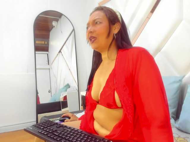 ValeriaGil live cam on BongaCams