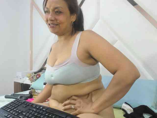 ValeriaGil webcam