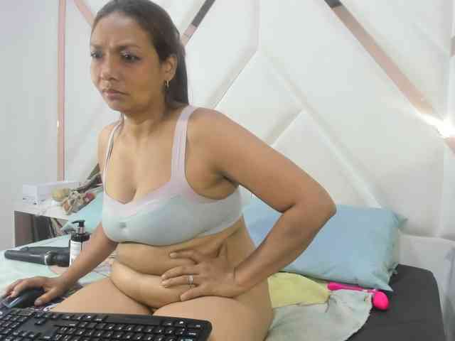 ValeriaGil webcam