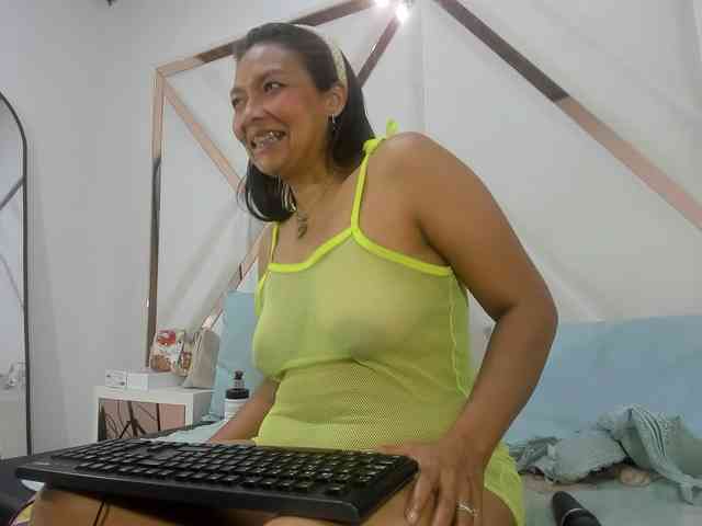 ValeriaGil webcam