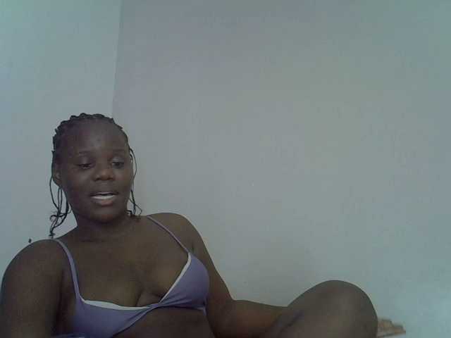 Smilingpussy's BongaCams show and profile