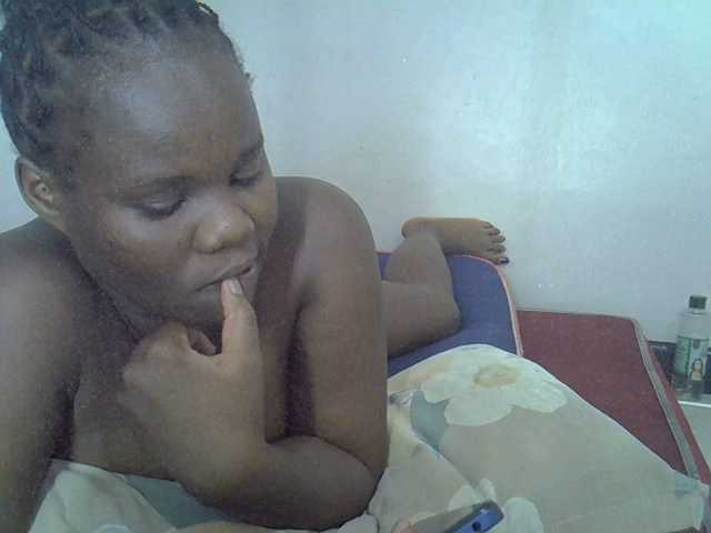 Smilingpussy's BongaCams show and profile