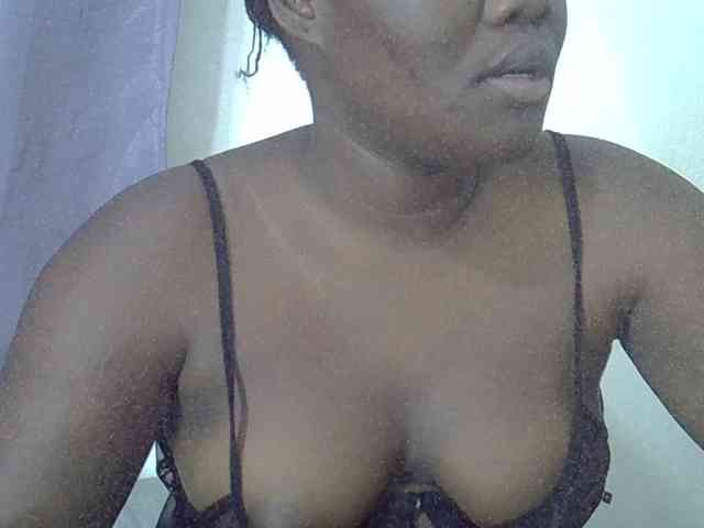 Smilingpussy webcam