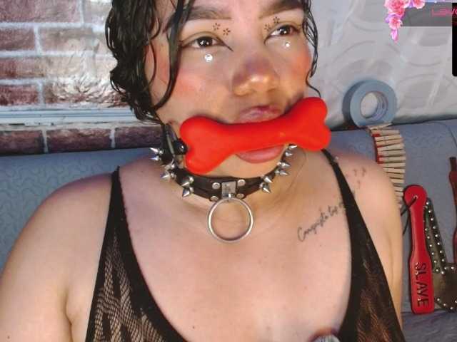 Leidy12 live cam on BongaCams
