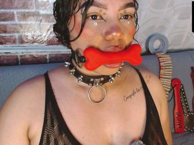 Leidy12 live cam on BongaCams