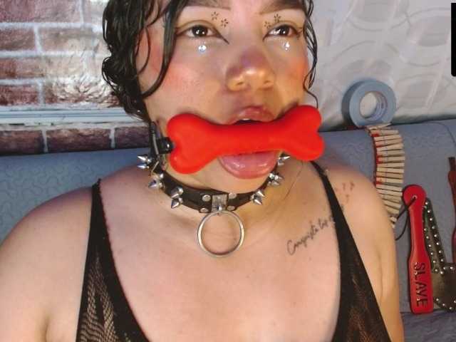 Leidy12 live cam on BongaCams
