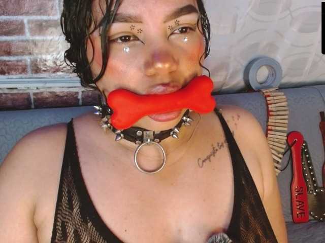 Leidy12 live cam on BongaCams