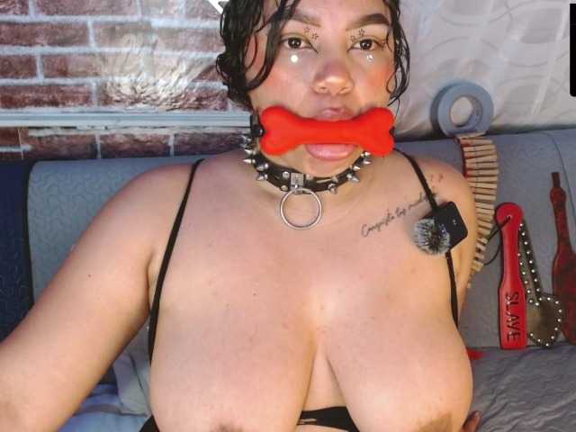 Leidy12 live cam