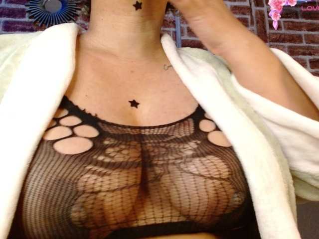 Leidy12 live cam on BongaCams