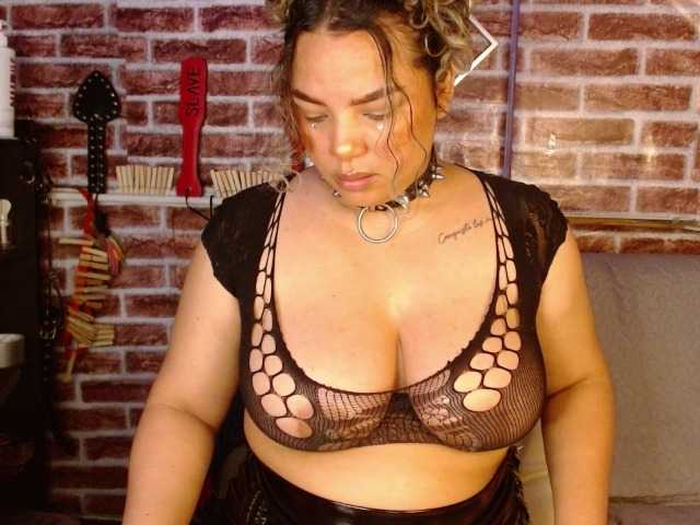 Leidy12 live cam on BongaCams