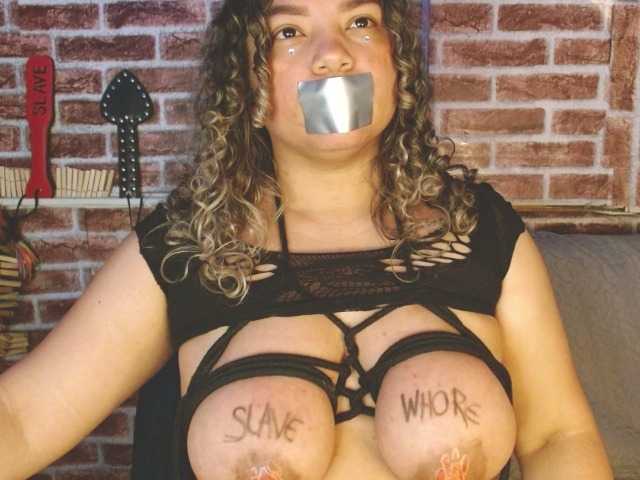 Leidy12 live cam on BongaCams