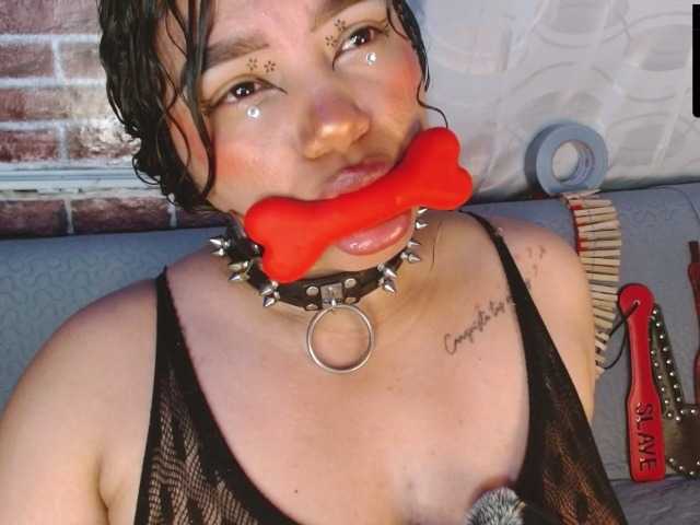 Leidy12 live cam on BongaCams