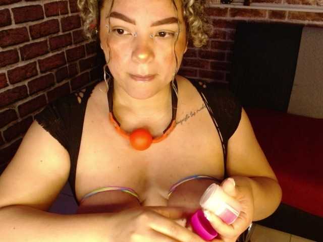 Leidy12, en vivo ahora en BongaCams