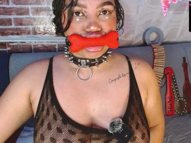 Leidy12 live cam on BongaCams