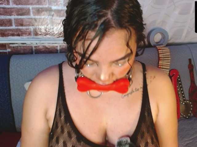 Leidy12 live cam on BongaCams