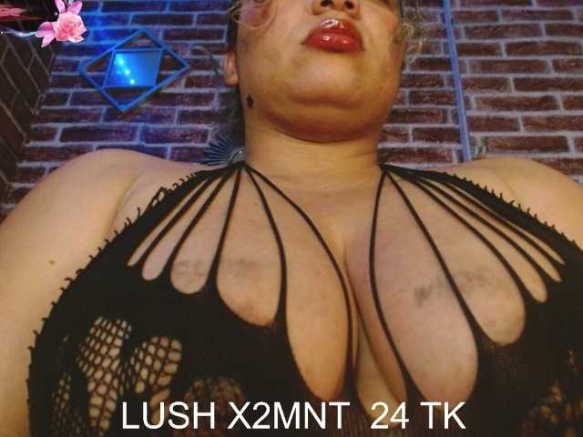 Leidy12 live cam on BongaCams