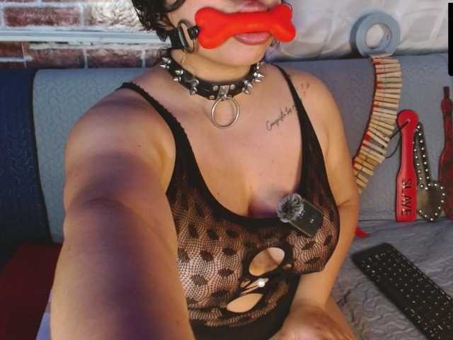 Leidy12 live cam on BongaCams