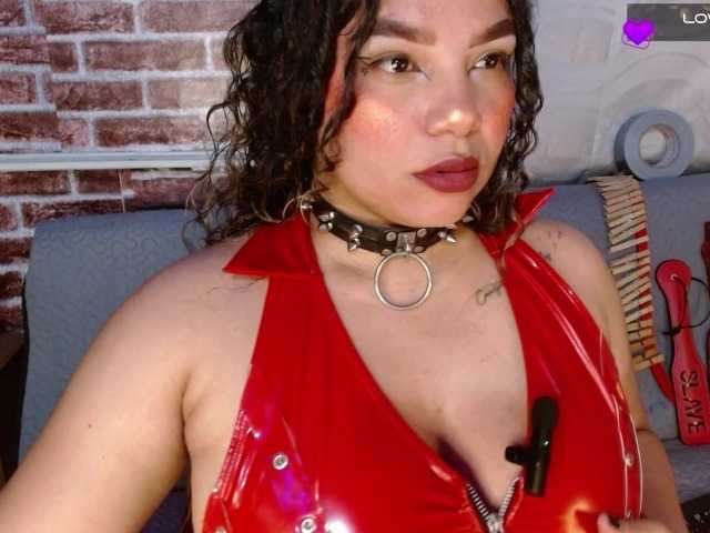 Leidy12 live cam on BongaCams