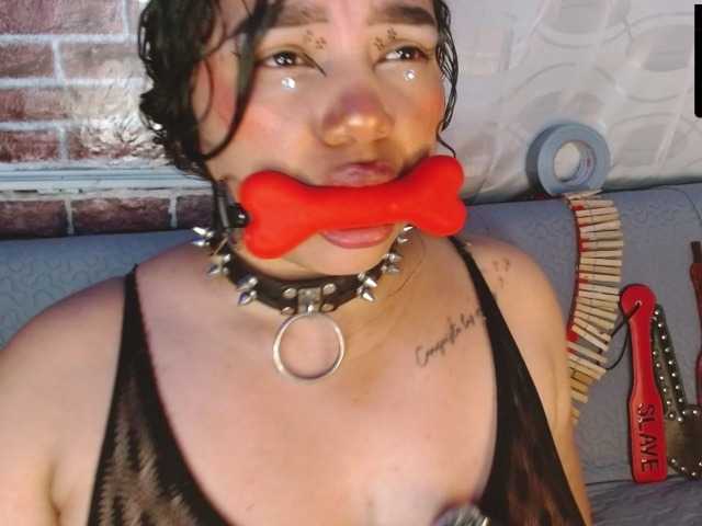 Leidy12 live cam on BongaCams