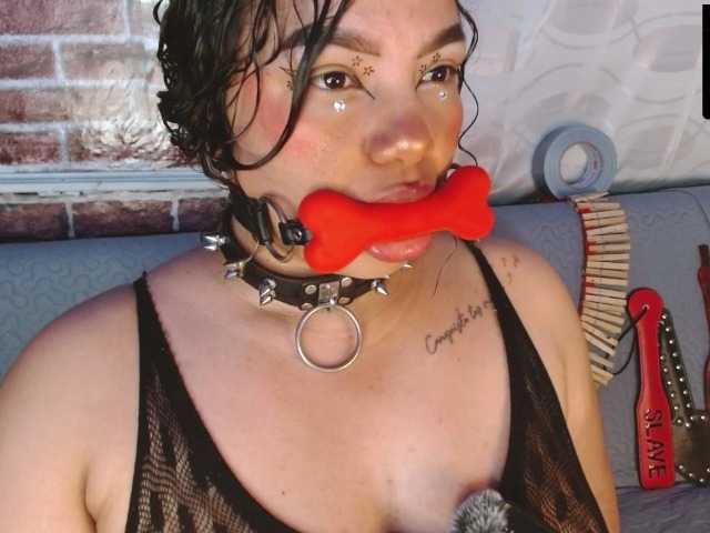 Leidy12 live cam on BongaCams