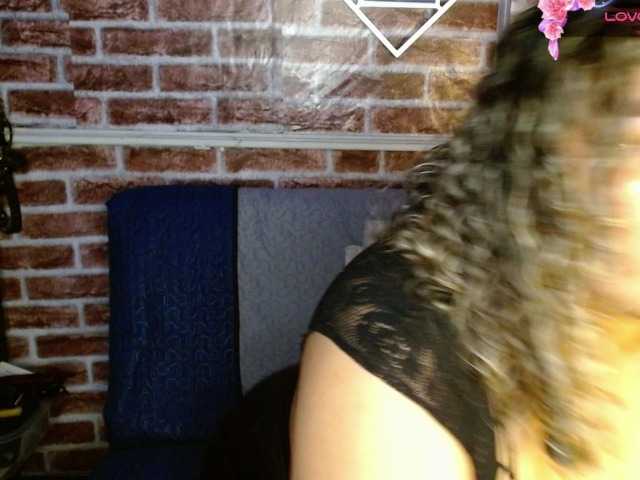 Leidy12 live cam on BongaCams