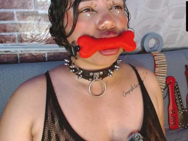 Leidy12 live cam on BongaCams