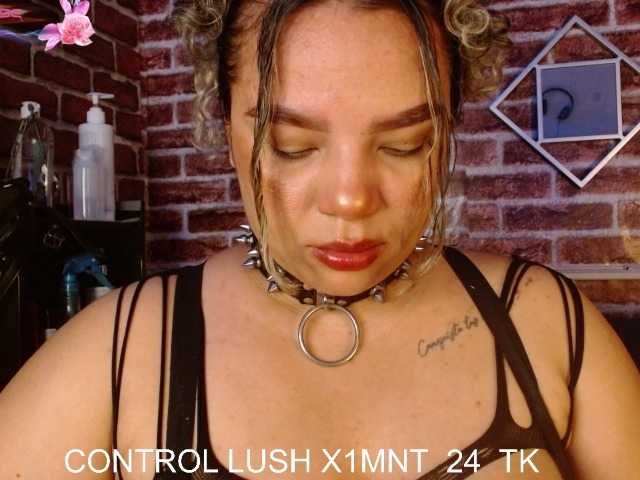 Leidy12 live cam on BongaCams