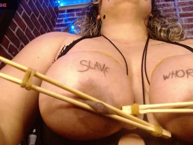 Leidy12 live cam on BongaCams