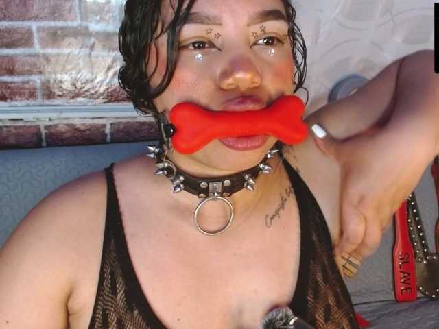 Leidy12 live cam on BongaCams
