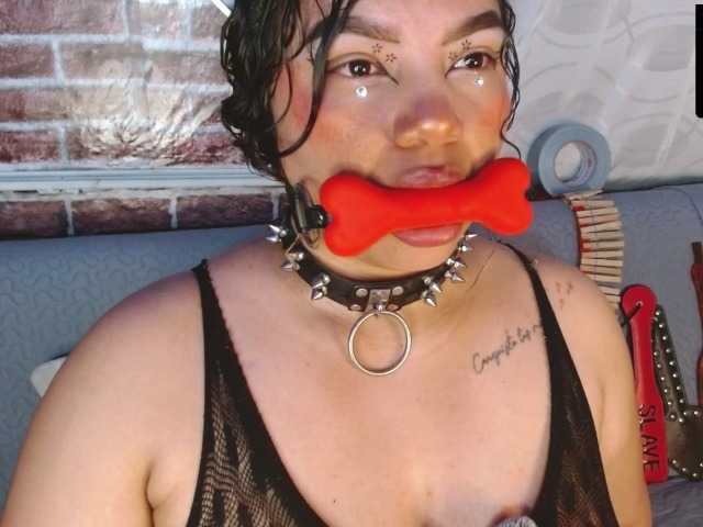 Leidy12 live cam