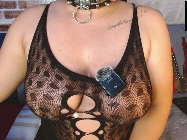Leidy12 live cam on BongaCams