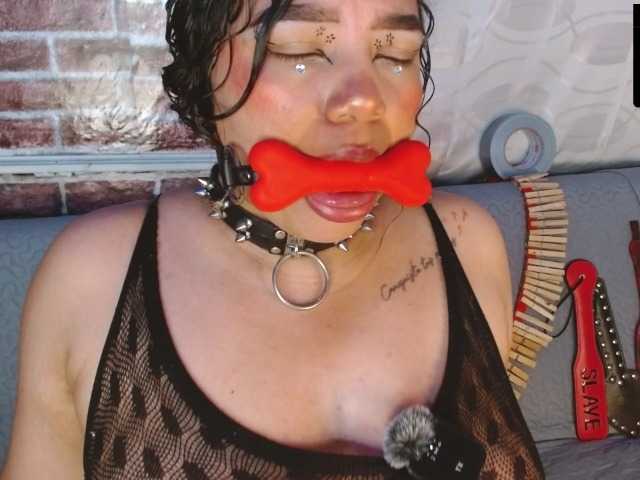 Leidy12 live cam on BongaCams