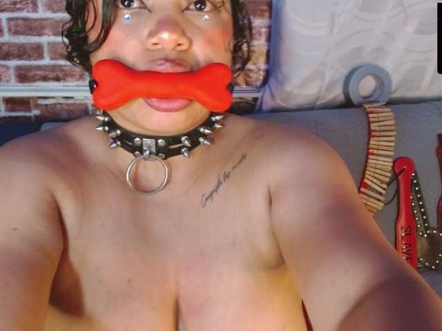 Leidy12 live cam on BongaCams