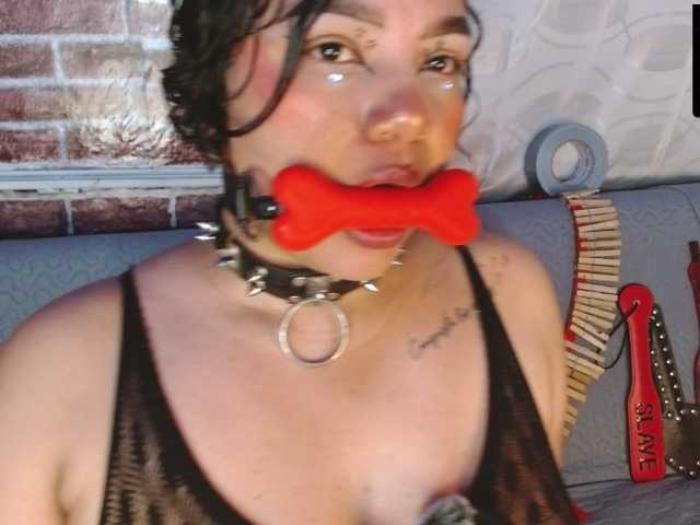 Leidy12 live cam on BongaCams