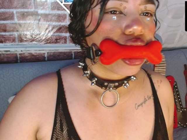 Leidy12 live cam on BongaCams