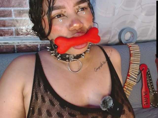 Leidy12 live cam on BongaCams