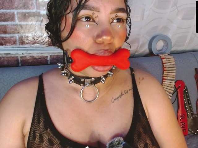 Leidy12 live cam on BongaCams