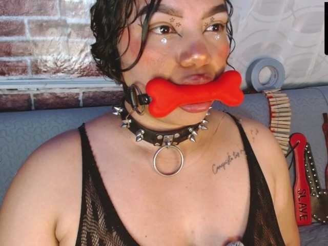Leidy12 live cam on BongaCams
