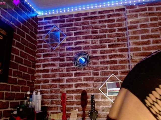 Leidy12 live cam on BongaCams