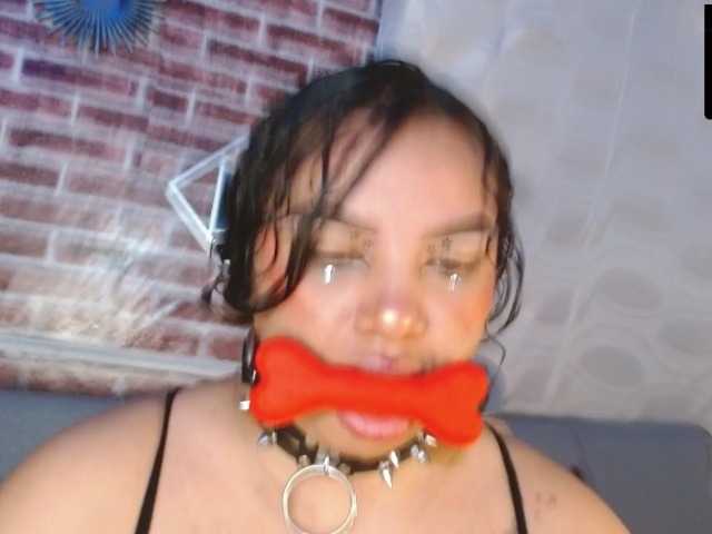 Leidy12 live cam on BongaCams