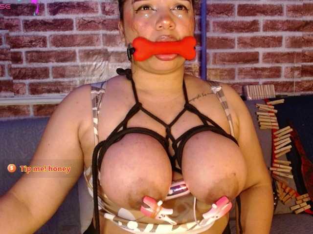 Leidy12 live cam on BongaCams