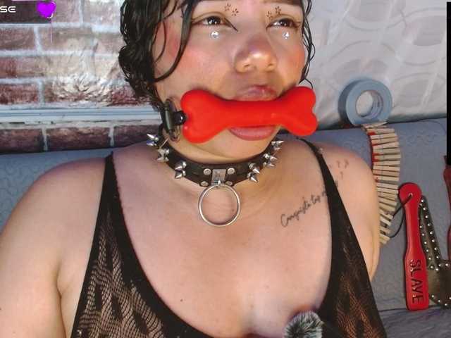 Leidy12's BongaCams show and profile