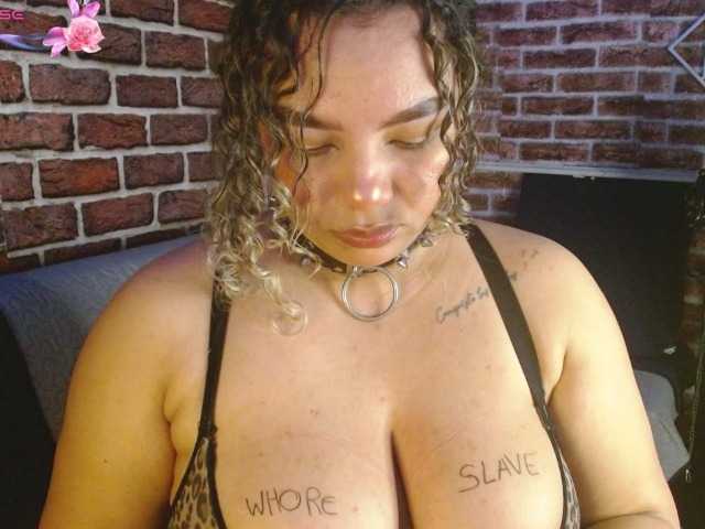 Leidy12 live cam on BongaCams