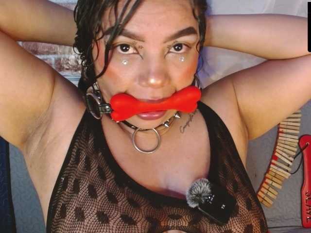 Leidy12 live cam on BongaCams