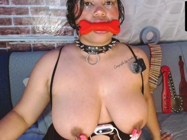 Leidy12 live cam on BongaCams