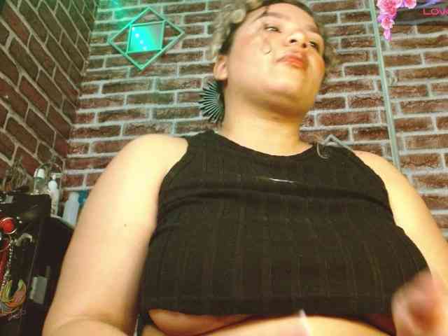 Leidy12 Live Webcam on BongaCams