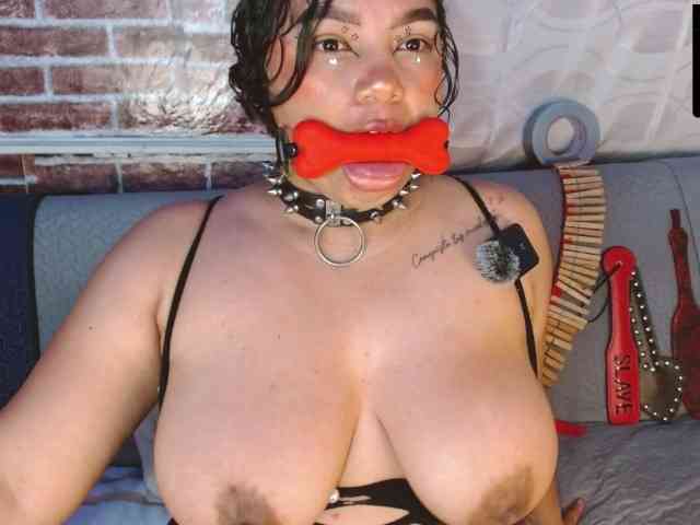 Leidy12 Live Webcam on BongaCams