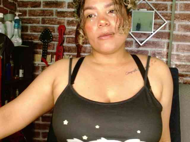 Leidy12 webcam