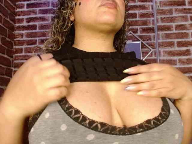 Leidy12 webcam